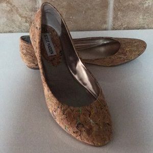 Steve Madden brown cork flats